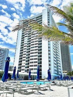 Residential complexes in Hallandale, Broward County