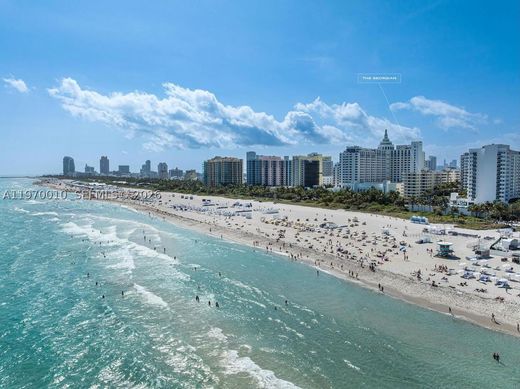 Residential complexes in Miami Beach, Miami-Dade