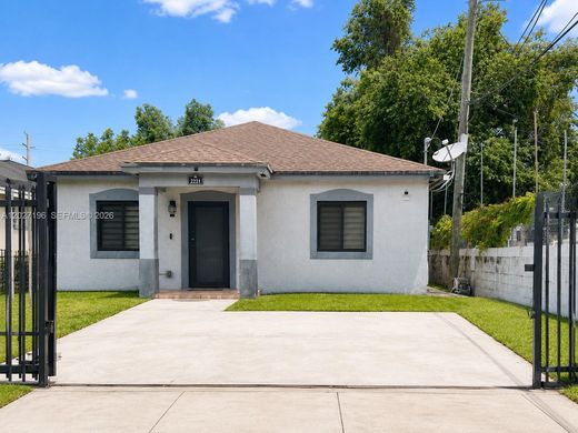Вилла, Miami Heights Trailer Park, Miami-Dade County