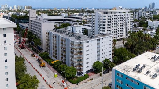 Miami Beach, Miami-Dade Countyのアパートメント・コンプレックス