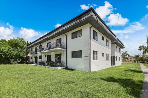 Complexes résidentiels à North Miami Beach, Comté de Miami-Dade