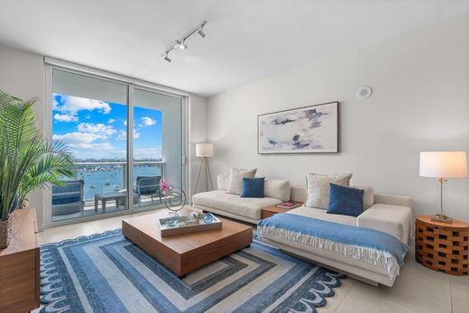 Residential complexes in Fort Lauderdale, Broward County