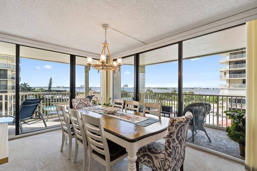 Palm Beach Shores, Palm Beach Countyのアパートメント・コンプレックス