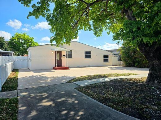 Willa w Hialeah, Miami-Dade County