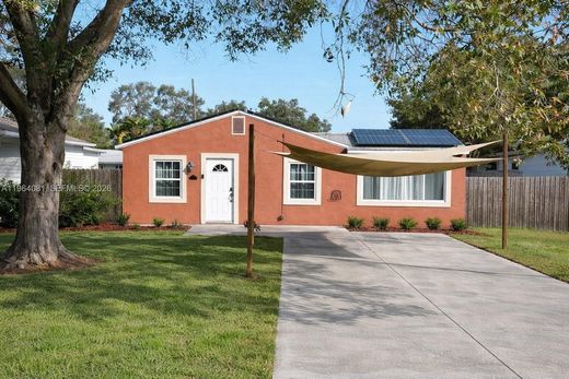 Villa in Gulfport, Pinellas County