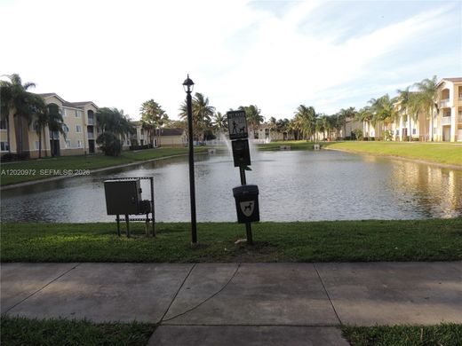 Residential complexes in Davie, Broward County