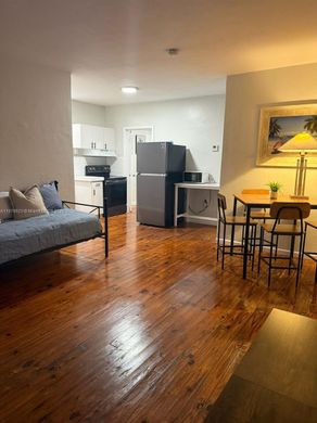 Residential complexes in Miami Beach, Miami-Dade