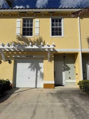 Townhouse in Lauderhill, Broward County