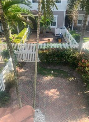 Αστικό ακίνητο σε Hypoluxo, Palm Beach County