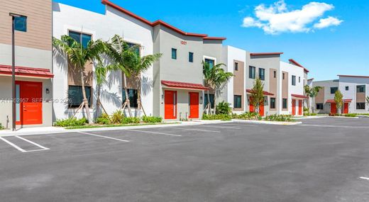 Townhouse in Oakland Park, Broward County