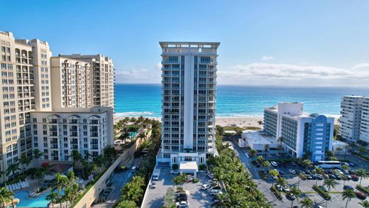 Residential complexes in Palm Beach Shores, Palm Beach