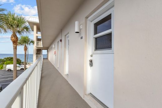 Residential complexes in Delray Beach, Palm Beach