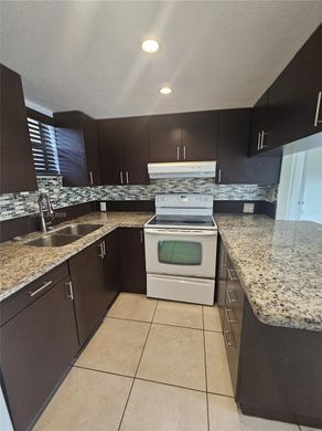 Complesso residenziale a Doral, Miami-Dade County