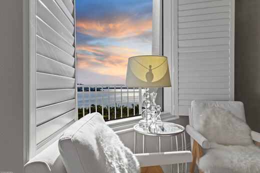Residential complexes in Palm Beach Shores, Palm Beach