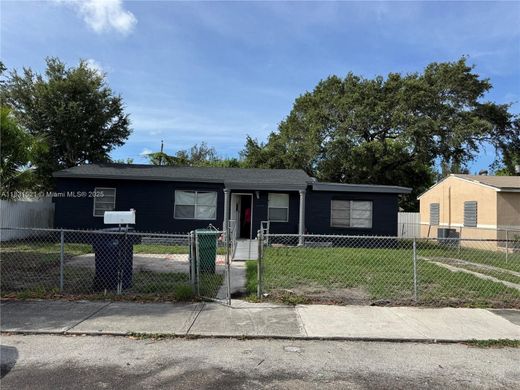 Miami Heights Trailer Park, Miami-Dade Countyのヴィラ