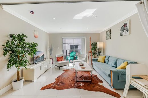 Residential complexes in Miami Beach, Miami-Dade