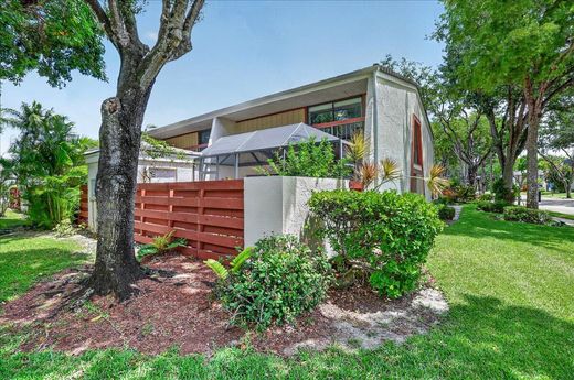 Residential complexes in Hollywood, Broward County
