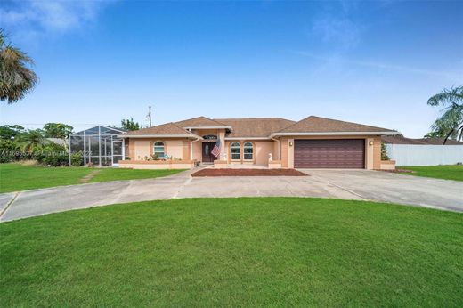 Villa en Lehigh Acres, Lee County