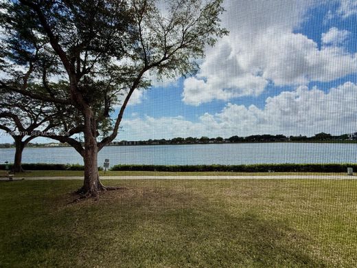 Residential complexes in Miami, Miami-Dade