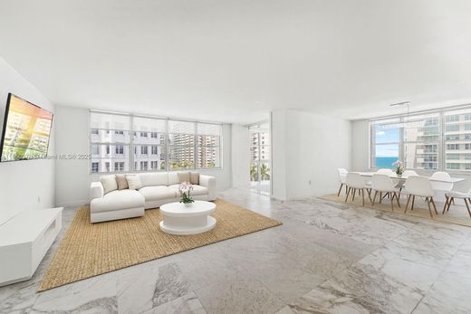 Residential complexes in Miami Beach, Miami-Dade