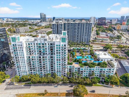 Residential complexes in West Palm Beach, Palm Beach