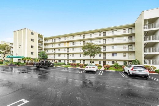 Residential complexes in Pompano Beach, Broward County