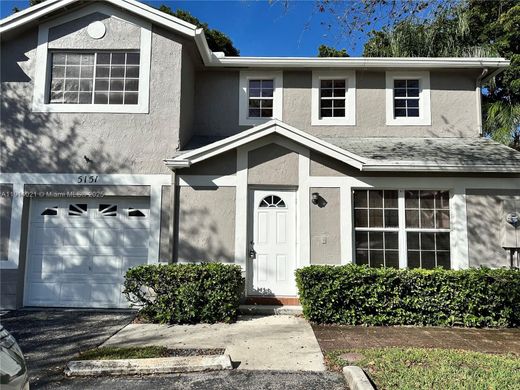 Townhouse in Cooper City, Broward County