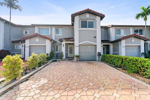 Townhouse in Miramar, Broward County