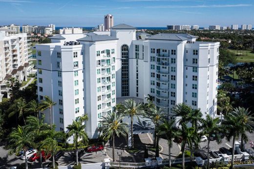 Residential complexes in Boca Raton, Palm Beach