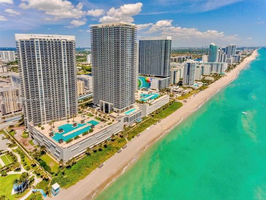 Residential complexes in Hallandale, Broward County