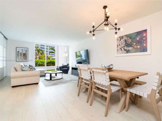 Residential complexes in Bal Harbour, Miami-Dade