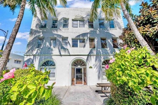 Residential complexes in Miami Beach, Miami-Dade