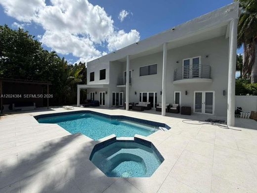 Villa in Hialeah Gardens, Miami-Dade