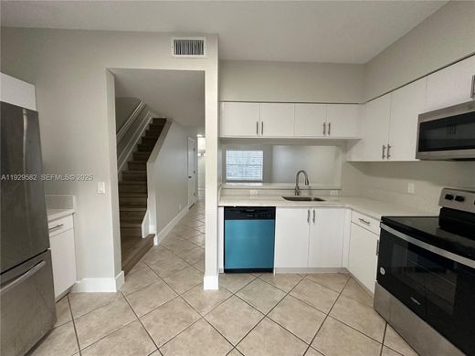 Αστικό ακίνητο σε Weston, Broward County