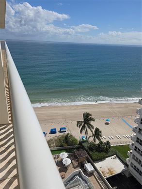 Residential complexes in Fort Lauderdale, Broward County