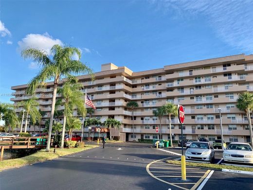 Residential complexes in Plantation, Broward County