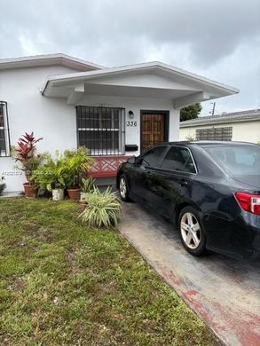 Villa in Hialeah, Miami-Dade