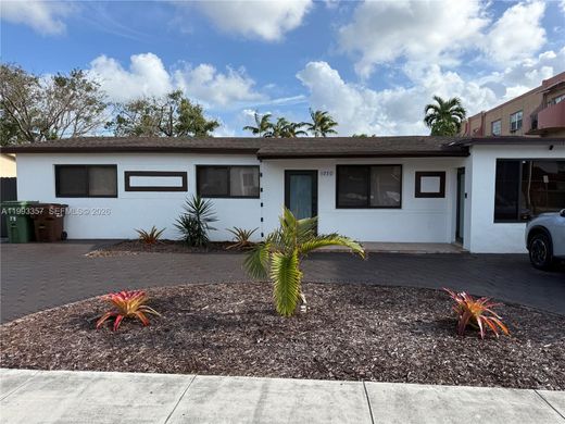 Вилла, Hialeah, Miami-Dade County