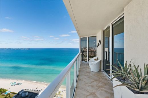 Sunny Isles Beach, Miami-Dade Countyのアパートメント・コンプレックス