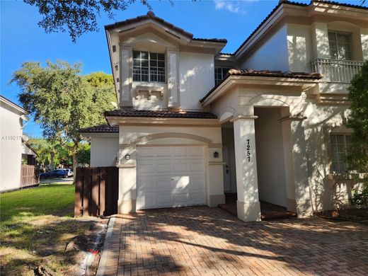 Villa - Doral, Miami-Dade County