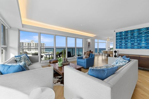 Residential complexes in Highland Beach, Palm Beach