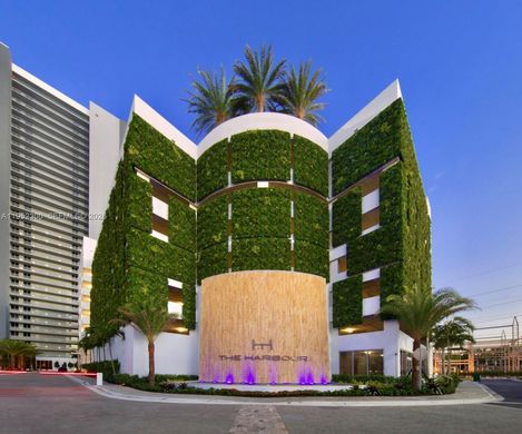 Residential complexes in North Miami Beach, Miami-Dade