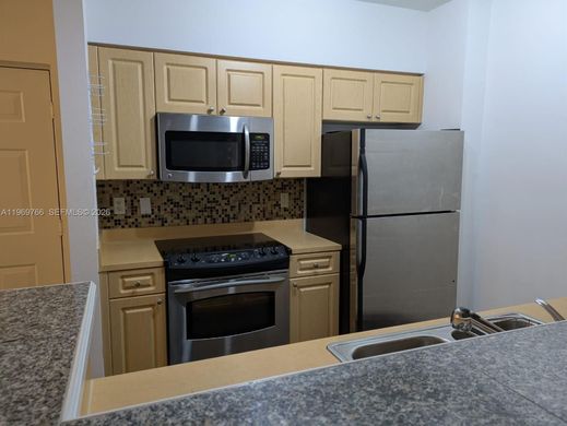 Kamienica w Miami, Miami-Dade County