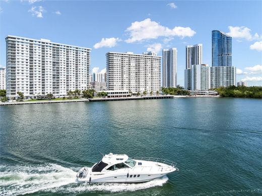 Residential complexes in Sunny Isles Beach, Miami-Dade