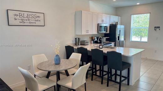 Townhouse in Kissimmee, Osceola County