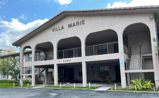 Residential complexes in Coral Springs, Broward County