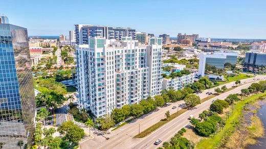 Residential complexes in West Palm Beach, Palm Beach