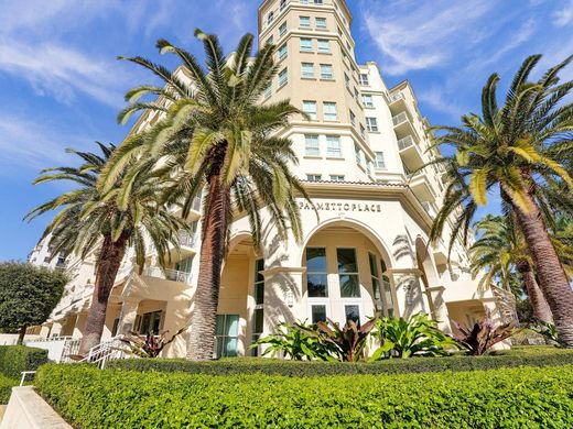 Residential complexes in Boca Raton, Palm Beach