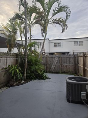 Kamienica w Miami, Miami-Dade County