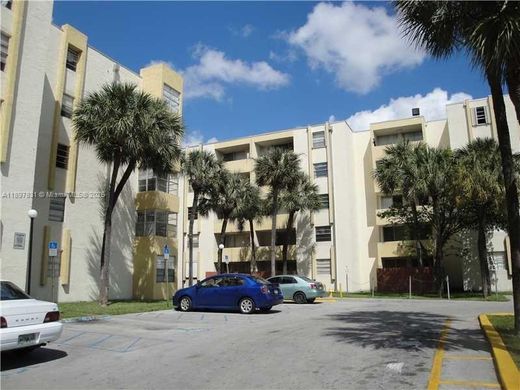 Appartementencomplex in Hialeah Gardens, Miami-Dade County